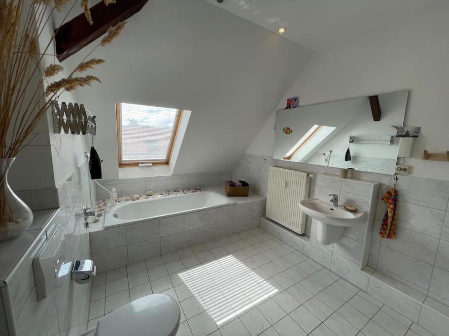 105Qm-3-Raum, Zentral, Ruhig, Gemuetlich Apartment Leipzig Bagian luar foto